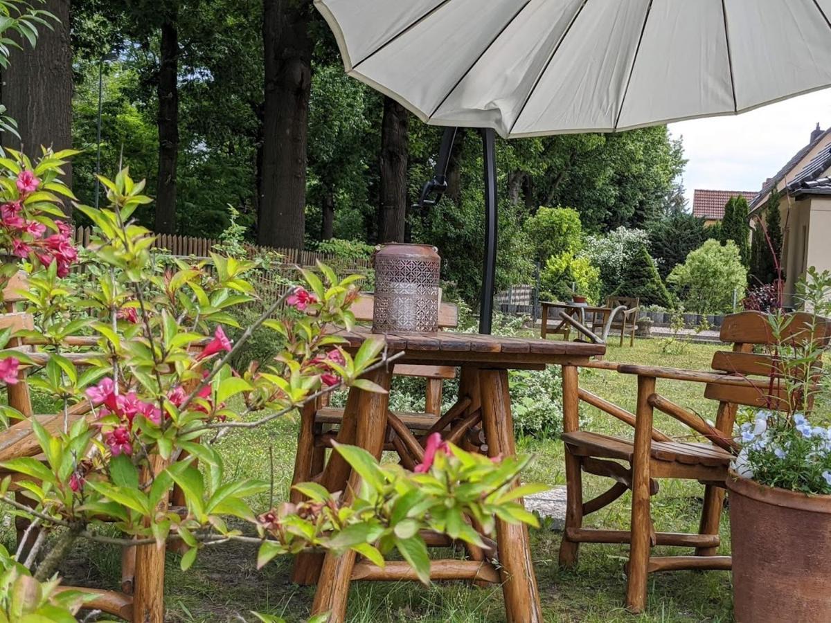 Helenes Ferienwohnung auf dem Bauernhof - Lausitzer Seenland Lauta Exterior foto