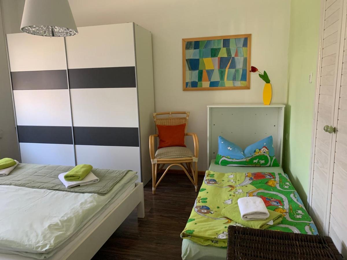 Helenes Ferienwohnung auf dem Bauernhof - Lausitzer Seenland Lauta Exterior foto