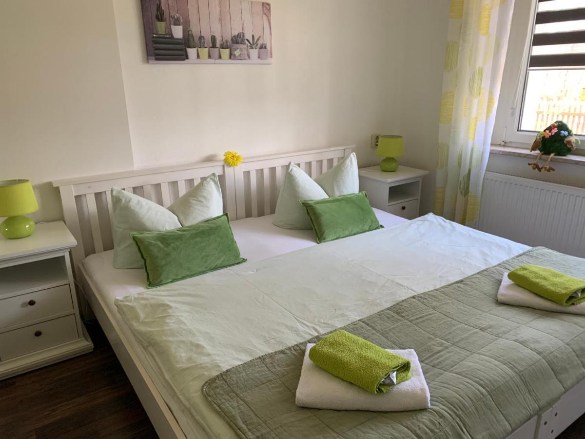 Helenes Ferienwohnung auf dem Bauernhof - Lausitzer Seenland Lauta Exterior foto